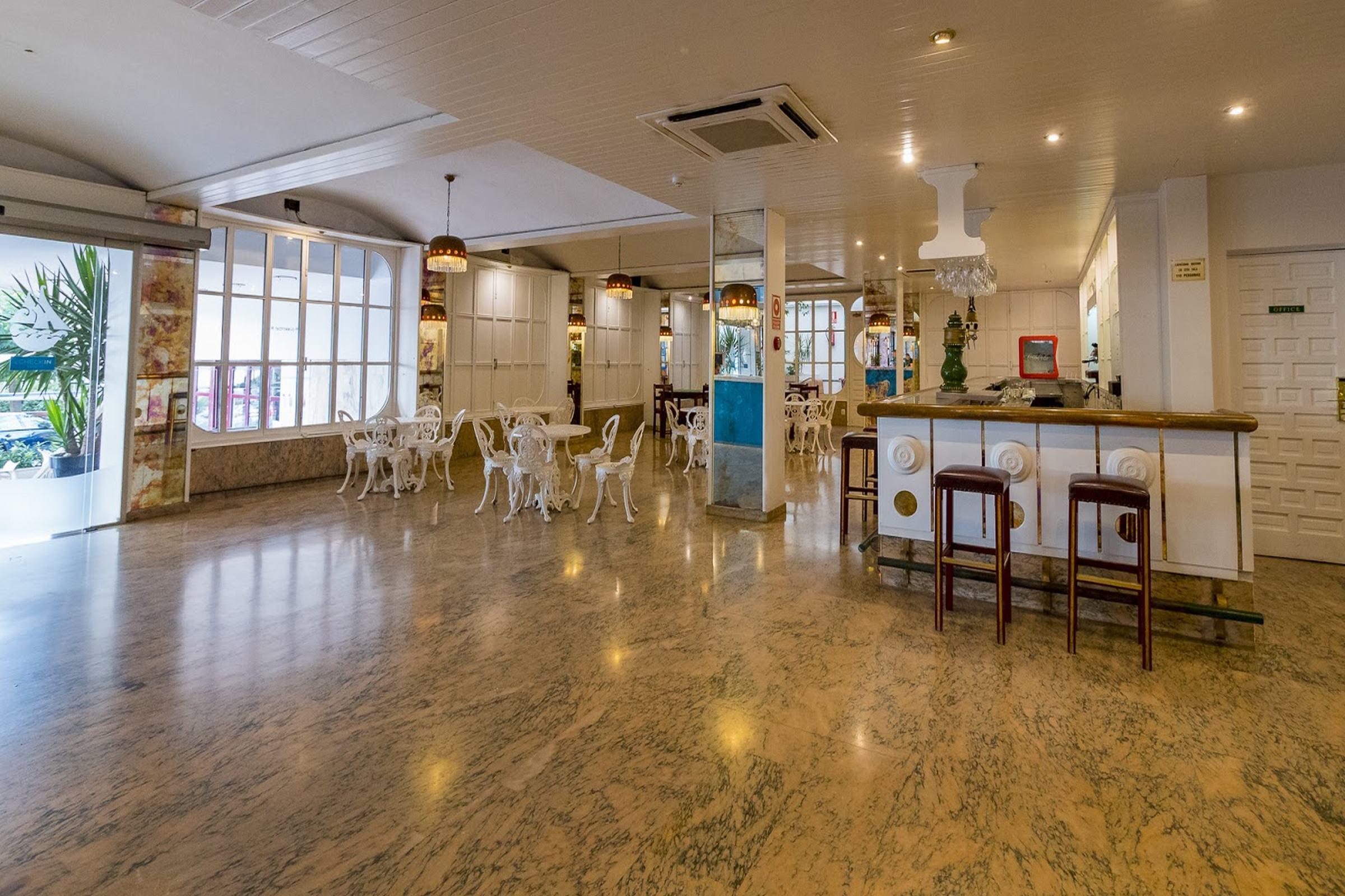 Checkin Garbi Hotel Calella Exterior photo